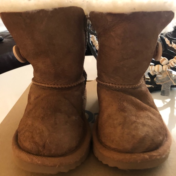 Bailey Button II Ugg Boots - Picture 3 of 6